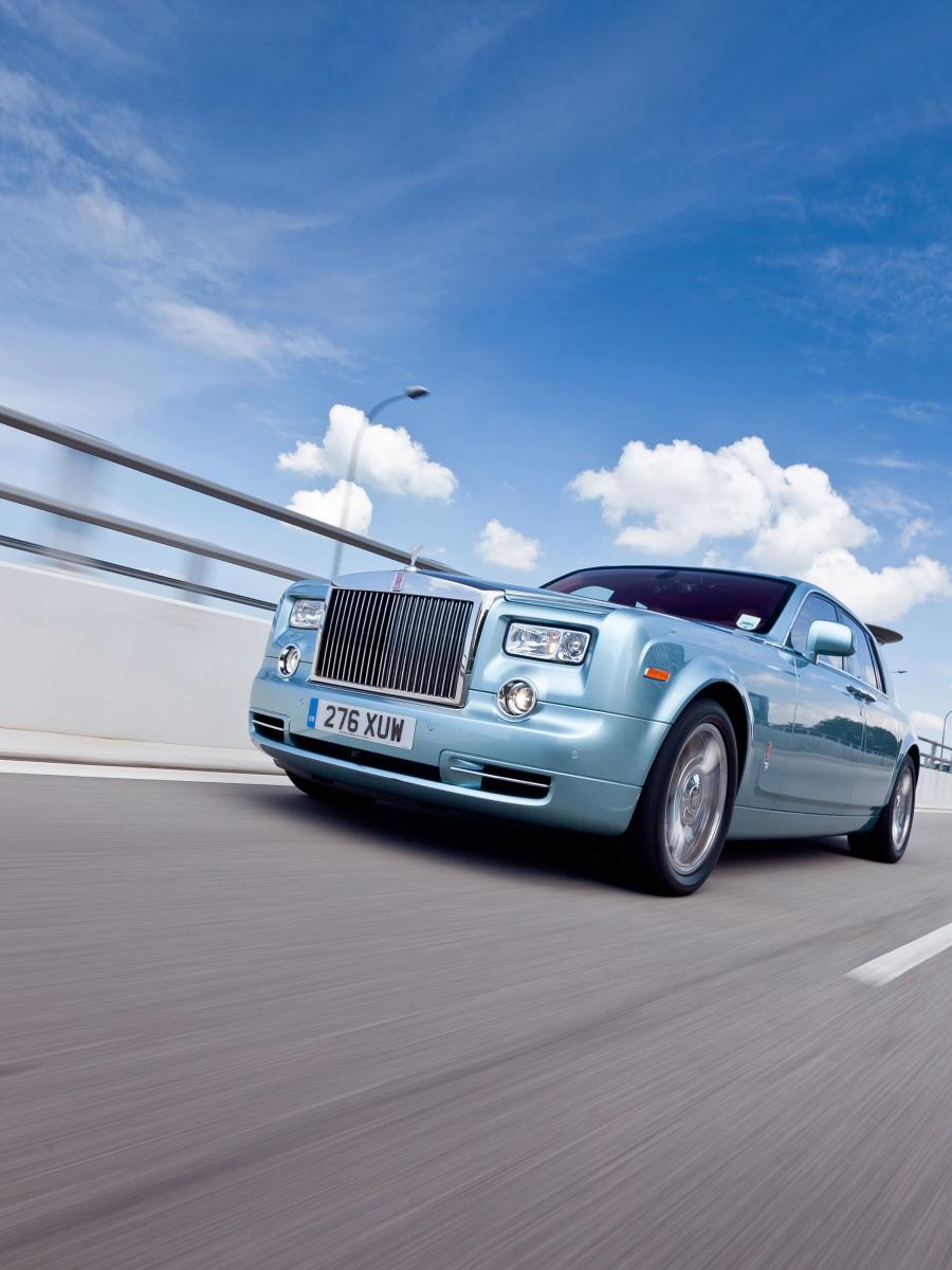  Rolls-Royce Phantom 102EX Concept 2011 года  (фото 7 из 23)